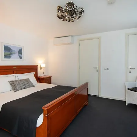 호텔 La Rosa Amsterdam 4*